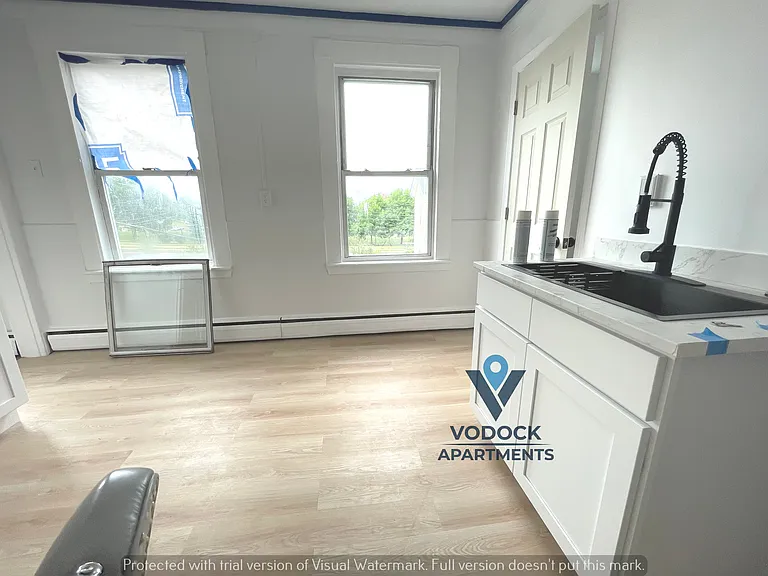 14 Crown St #2E — Photo 11