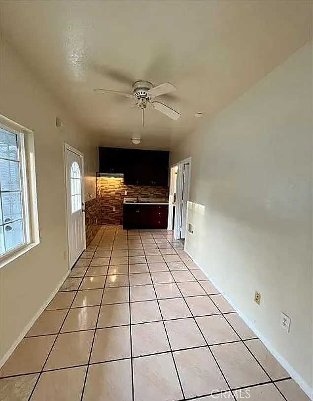 2 bed, 580 sqft, $2,200 — Photo 1