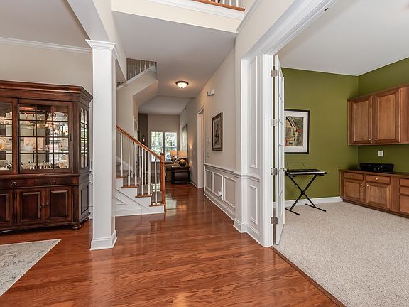 5th image of 1016 Sarandon Dr