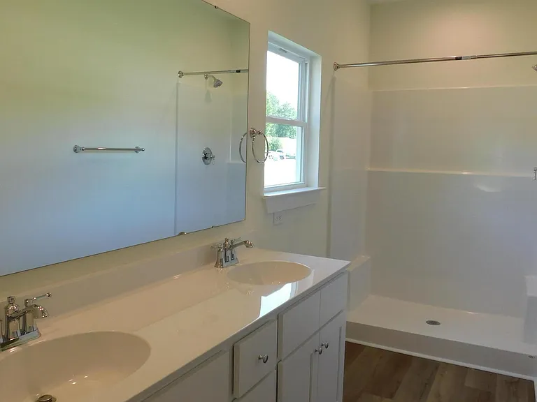 100 Palm Cir — Photo 11