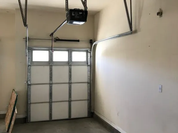 11020 Kelvington Ln, Apple Valley, CA 92308