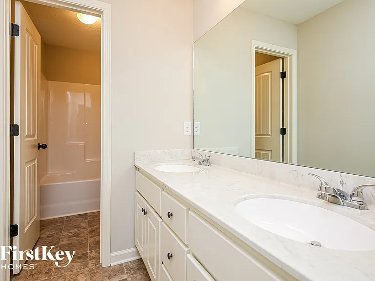 611 Peachtree Rd — Photo 14