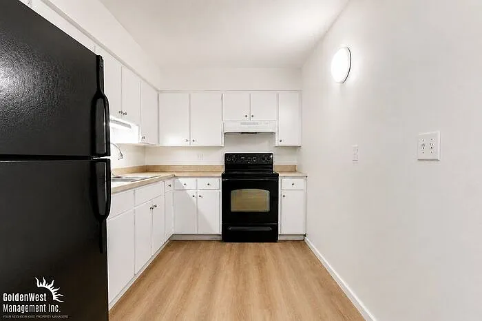 2041 W Berridge Ln #1 — Photo 5