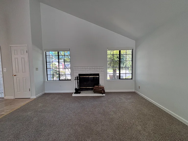 3099 Pecan Cir — Photo 9