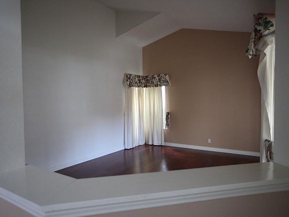 3rd image of 5035 Blackpool Ave