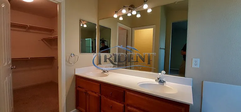 116 Corbin Dr — Photo 2