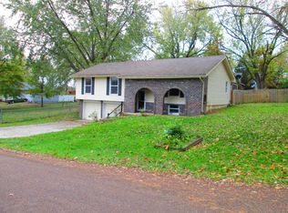 617 Valley Dr, Plattsburg, MO 64477
