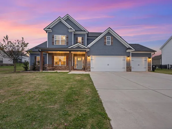 7410 Blazing Star Ct, Ooltewah, TN 37363