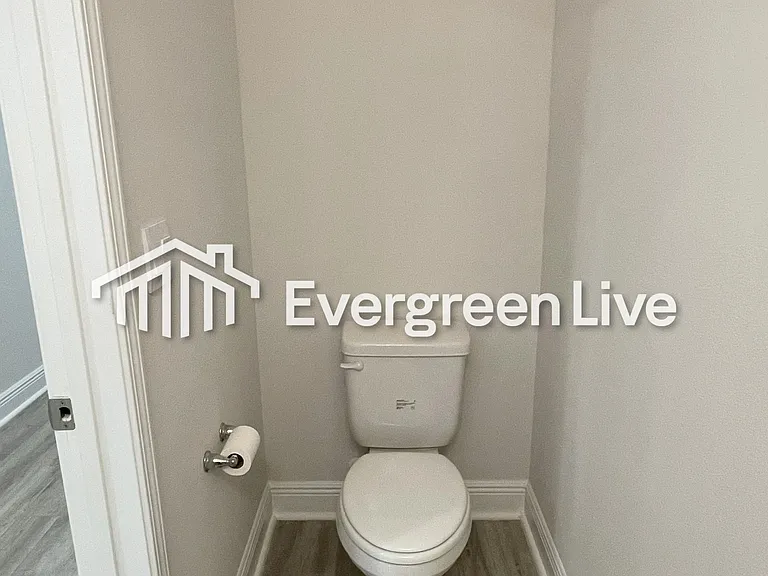 9843 Fowler Ave — Photo 6