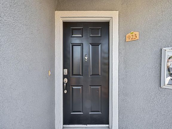 3rd image of 885 Halidon Way APT 923