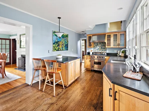 10 Prospect Ter, Newton, MA 02460