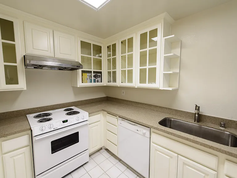 1055 N Capitol Ave #109 — Photo 11
