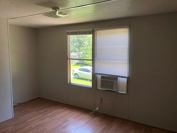 4th image of 105 Kimberly Dr