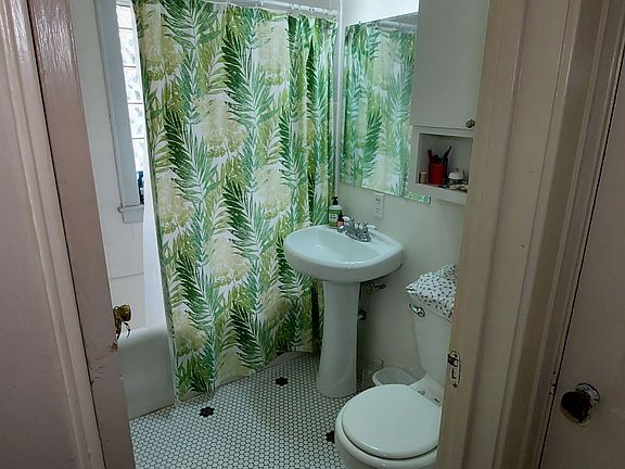 4th image of 451 Fairview Ave N #206
