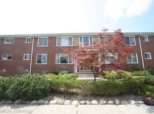 361 N Eton St APT 7, Birmingham, MI 48009