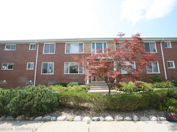 361 N Eton St APT 7, Birmingham, MI 48009