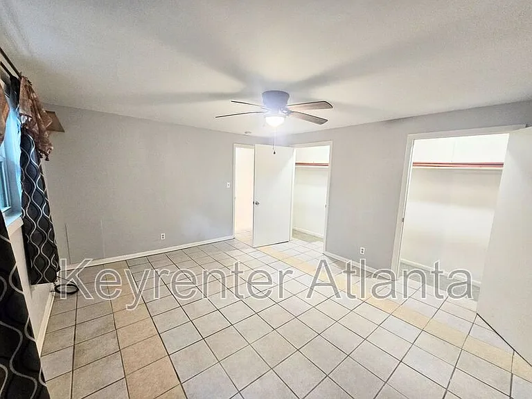 1155 United Ave SE #C — Photo 11