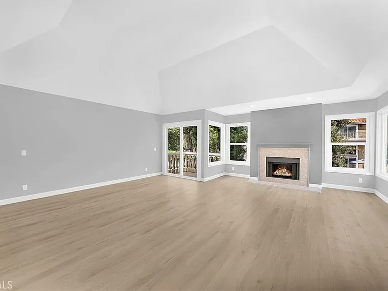 6082 Eaglecrest Dr — Photo 18