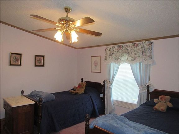 5th image of 417 Mountain Ash Dr
