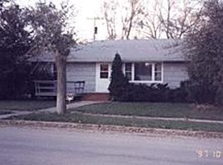 308 3rd St, Ipswich, SD 57451