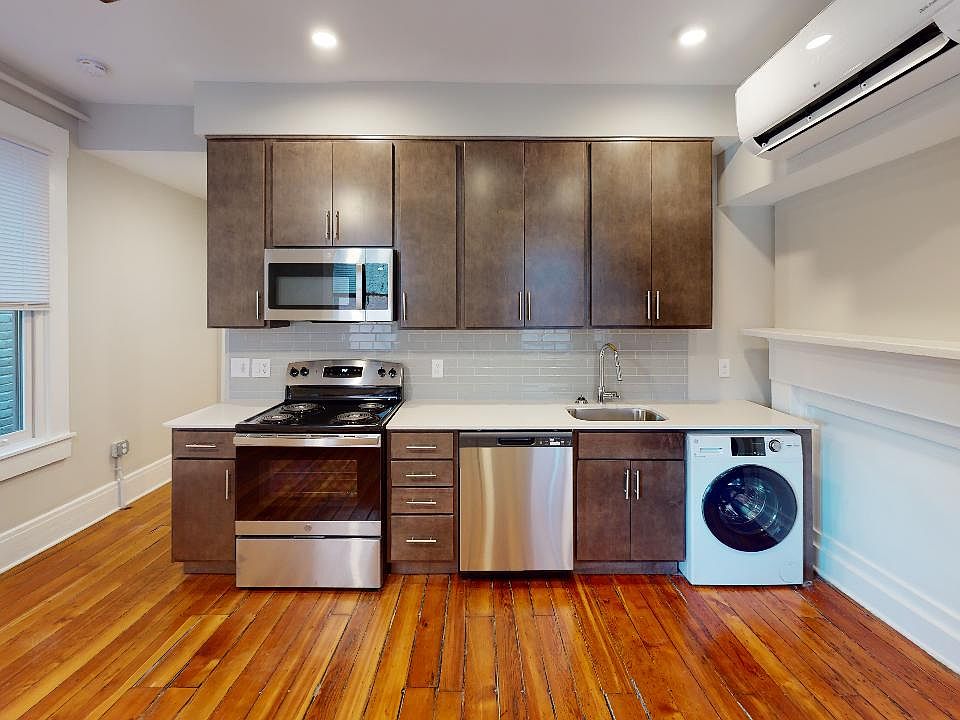 2nd image of 1200 Broadway St #422-301