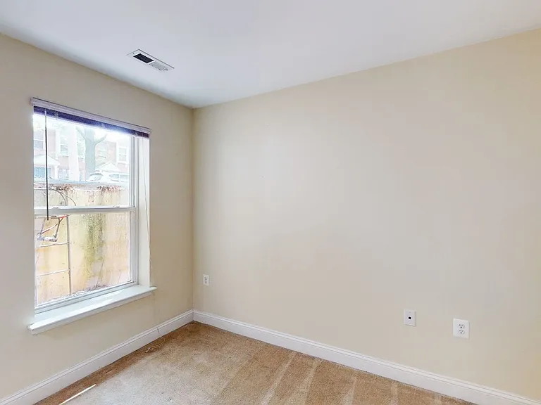 720 Barnes St NE — Photo 54