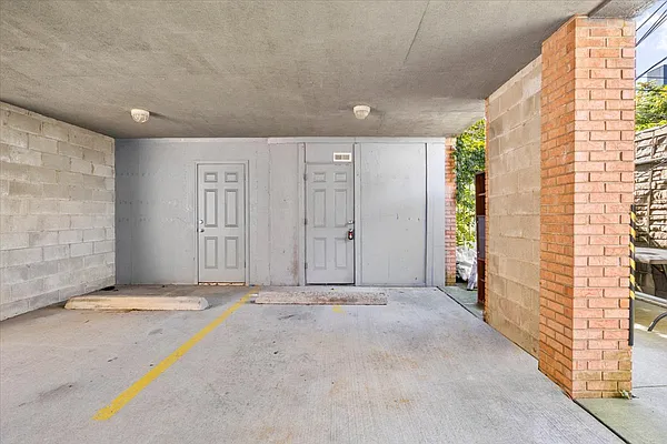 Sold by Compass | media 14