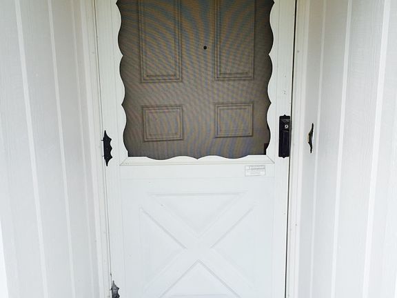 3rd image of 14007 Coralwood St
