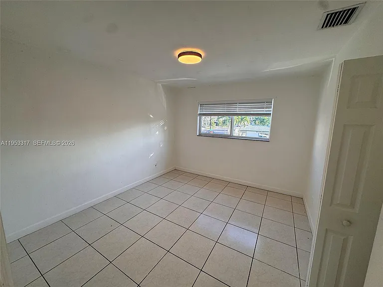 1595 NE 125th St #6 — Photo 12
