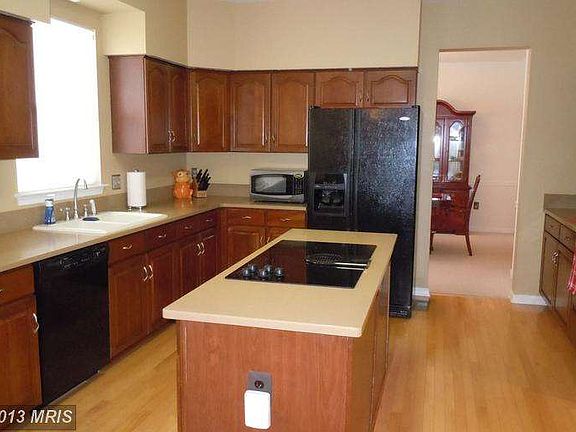 5th image of 45 Blossom Wood Ct