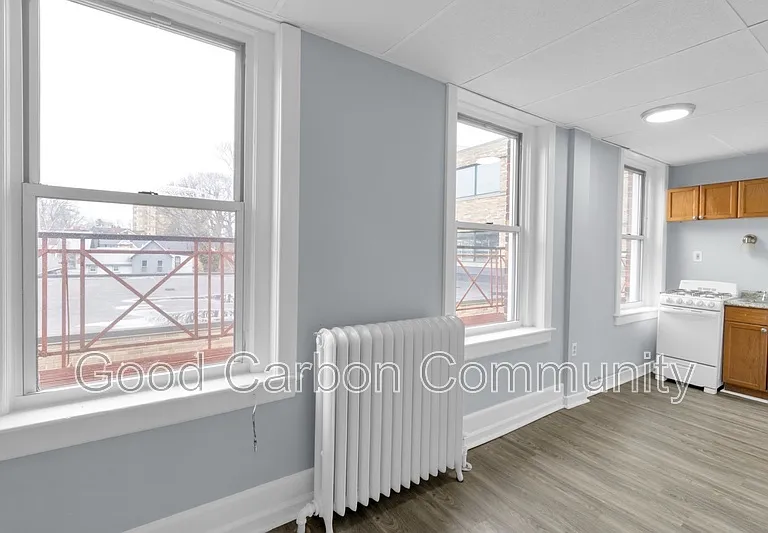 131 Allen St #17 — Photo 3