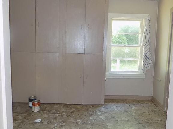 3rd image of 414 N Church St