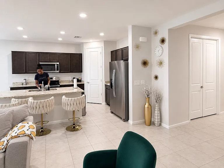 24510 W Hilton Ave — Photo 6
