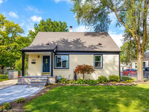 11361 Arcola St, Livonia, MI 48150