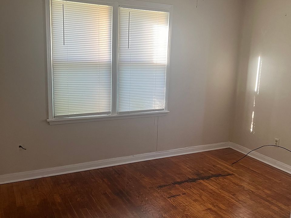 2nd image of 556 Babb Dr #558