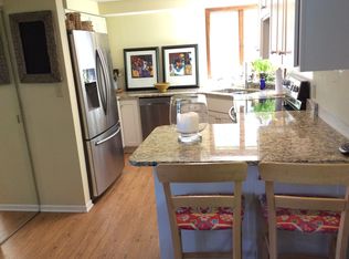 N80W28352 Keesus Rd, Hartland, WI 53029