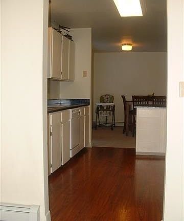 3rd image of 1142 Bainbridge Blvd