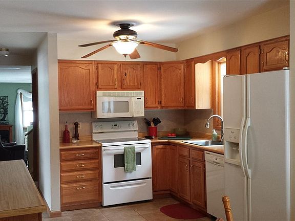 3rd image of 54 Baker Dr