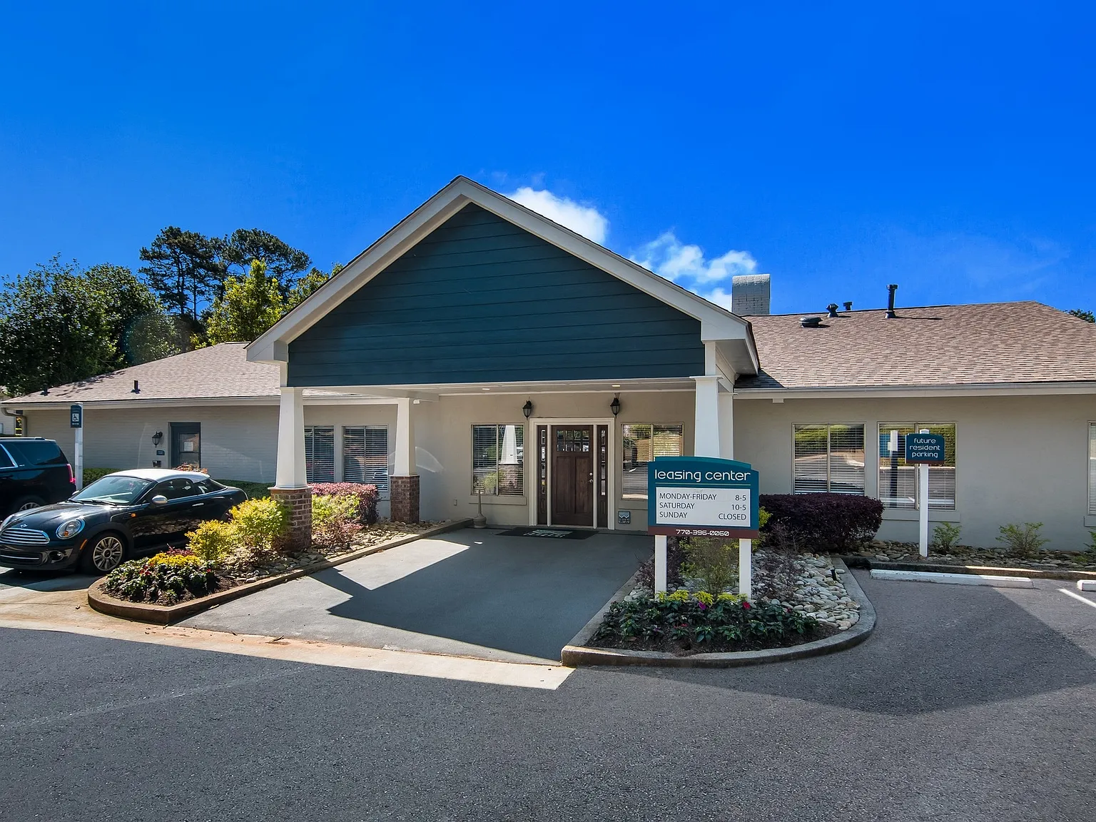 Dunwoody Pointe — Photo 2