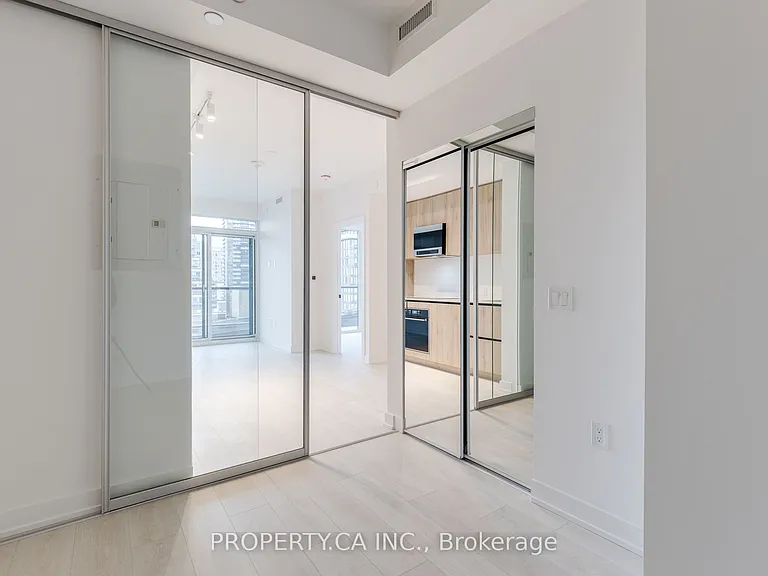 127 Broadway Ave #1401 — Photo 15