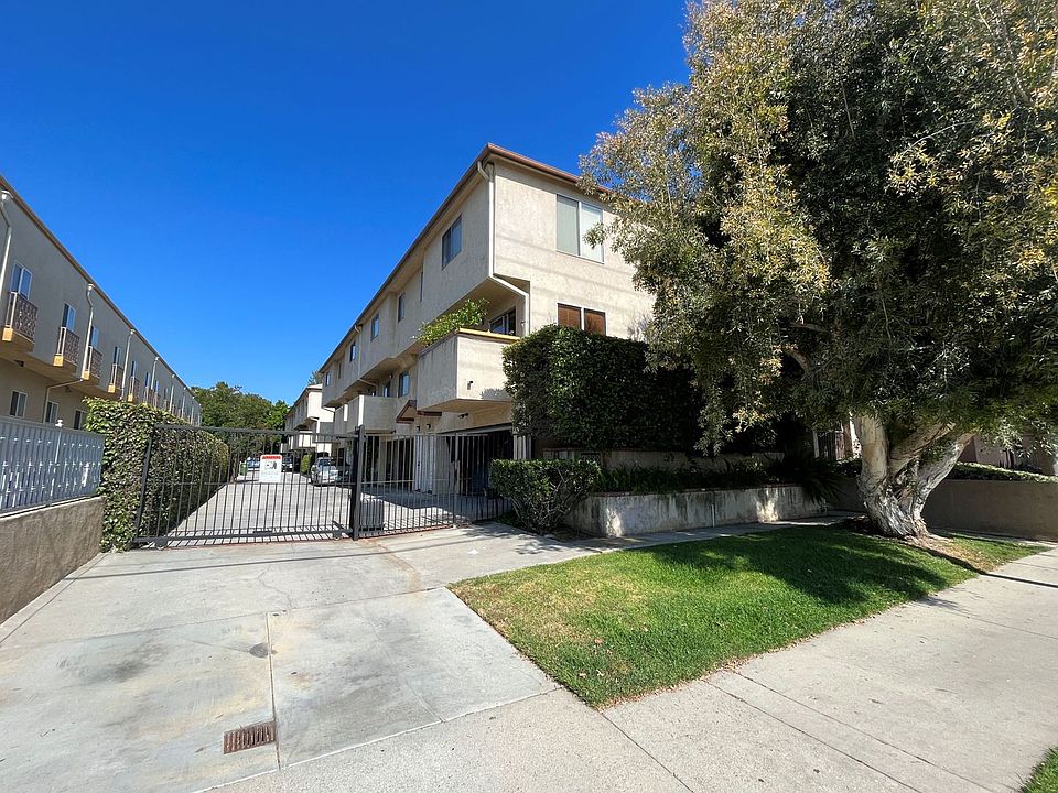 1st image of 7332 Balboa Blvd APT 3
