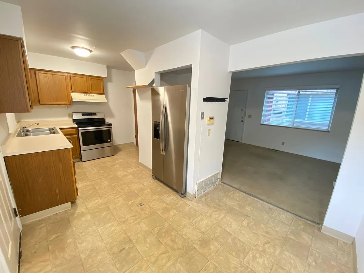 Building Photo - Highland St 1370 CR