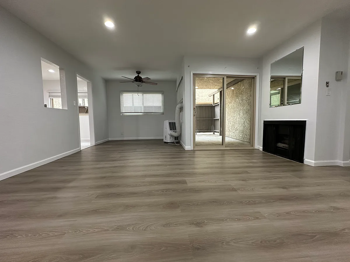 Building Photo - 2386 E Del Mar Blvd #109
