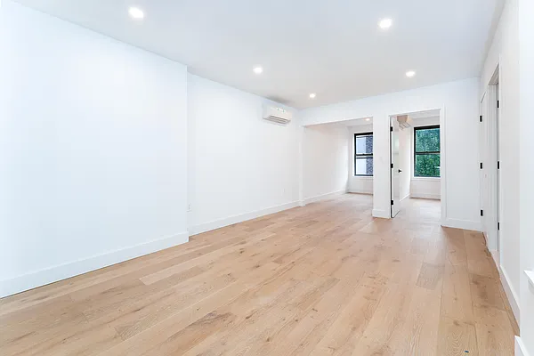 Rented by Yellowstone Equity Management Inc | media 31