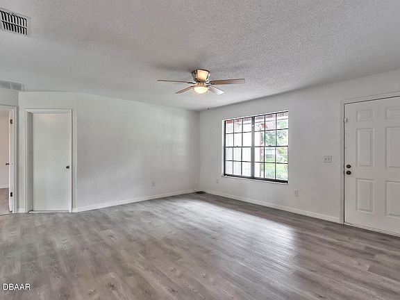 4th image of 1478 Highridge Ave