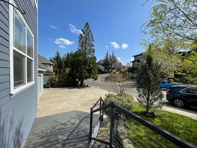 5 bed, 3.5 bath, 3925 sqft, $3,799 — Photo 2