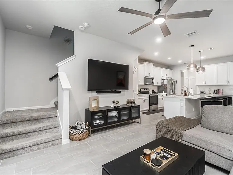 8518 Primrose Willow Pl — Photo 17