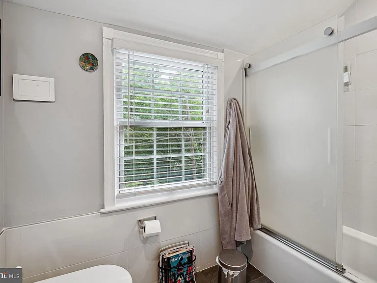 5208 Glenwood Rd — Photo 56