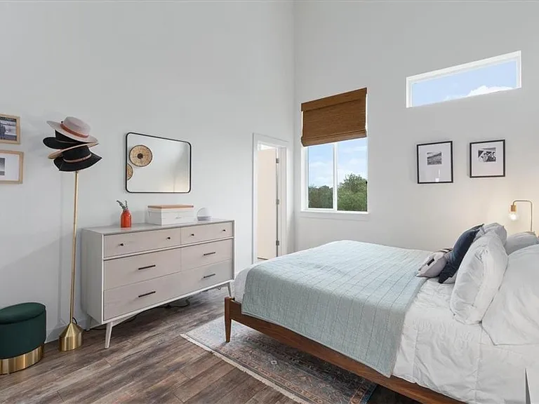 801 N Bluff Dr #18 — Photo 16