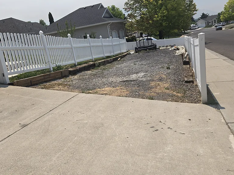360 N Pleasant Grv #B — Photo 10
